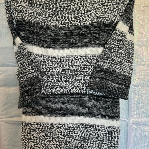 Lane Bryant plus size Open Front Cardigan. Super Soft Popcorn Texture - Picture 7 of 9